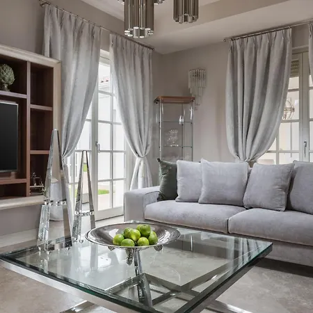 Aurora By Borghetto Willa *