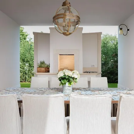 Aurora By Borghetto Willa *